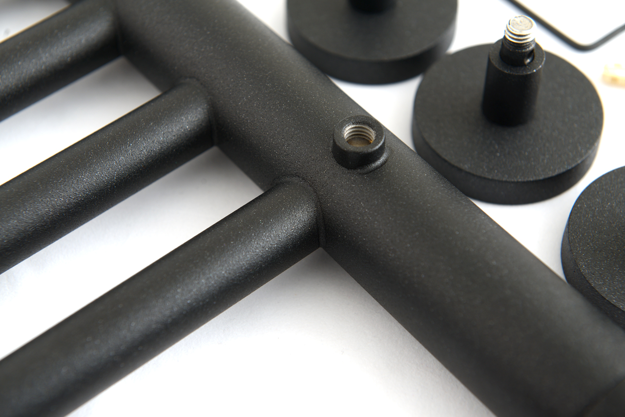 Тёмный титан муар